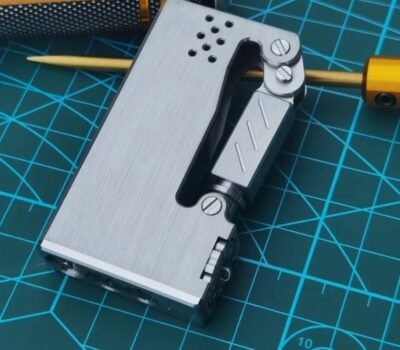 Ultimate Fire Starter: The Mechanical Lever Kerosene Gasoline Trench Lighter EDWS NK2520242002374